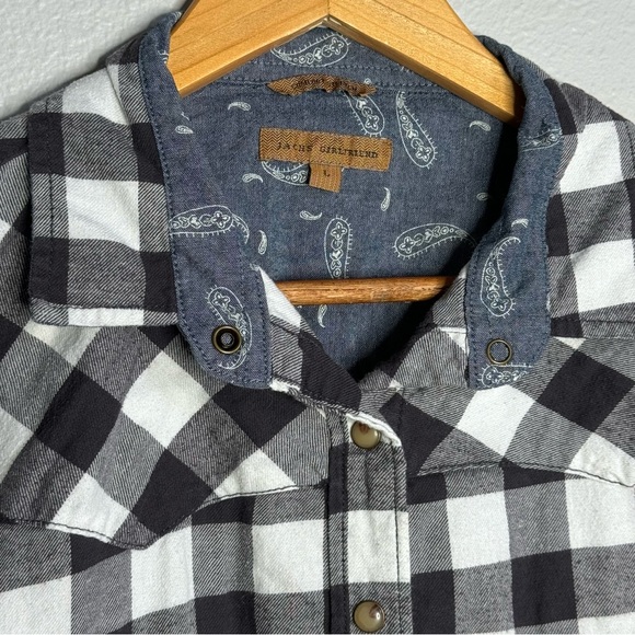 Large black & white plaid shirt, button down - Picture 2 of 7